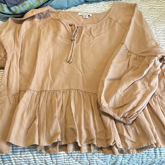 American Eagle Outfitters Tops - Poplin top (needs ironing or steaming)